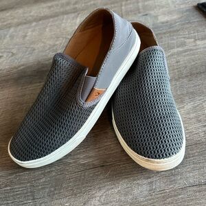 Olukai women’s slip on size 9